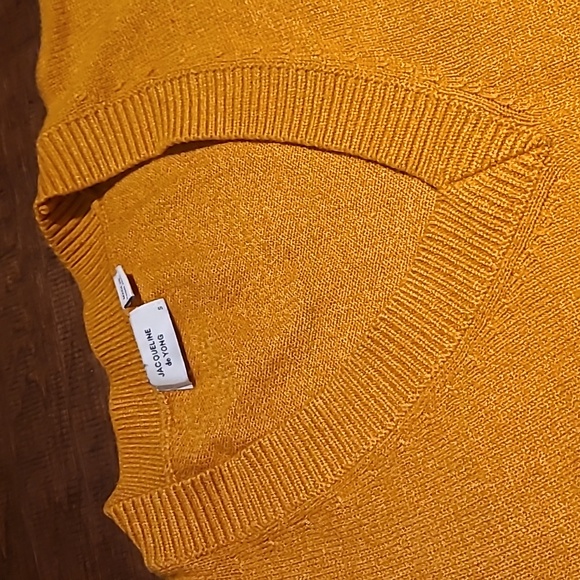 Jacqueline de Yong V-neck Sweater - Picture 2 of 7